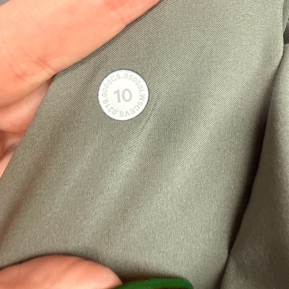 Lululemon Wanderer Cropped Jogger Pants Size 10 Grey‎ Sage Athleisure Workout - Picture 2 of 10